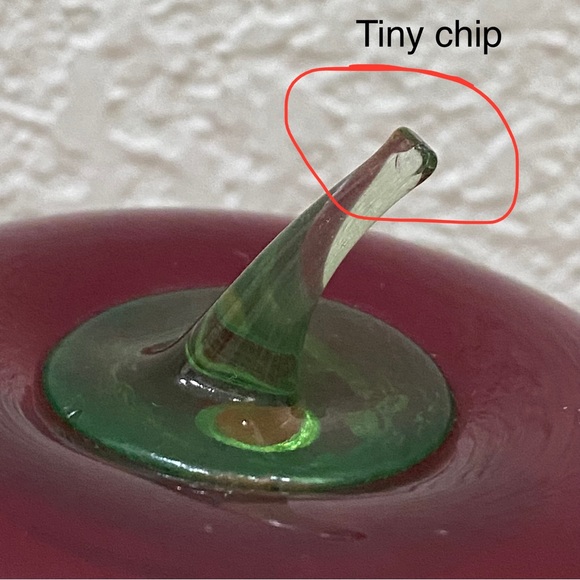 Vintage Handblown 4.5” Red Apple Art Glass Fruit Decor - Picture 4 of 7